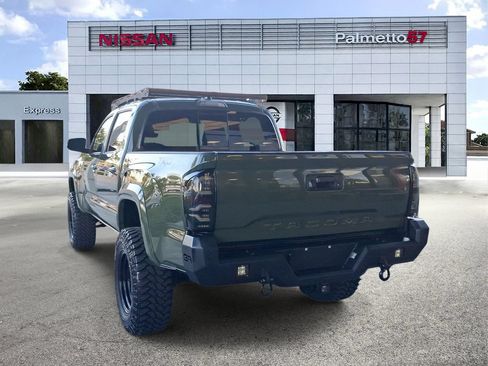 Used 2021 Toyota Tacoma TRD Sport AWD/4WD image 4