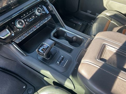 Used 2022 GMC Sierra 1500 AT4 w/ AT4 Premium Package image 21