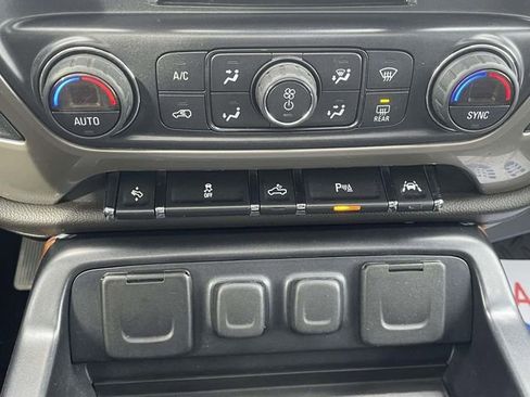 Used 2017 Chevrolet Silverado 1500 High Country image 26