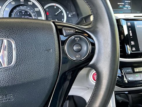 Used 2017 Honda Accord EX-L image 25