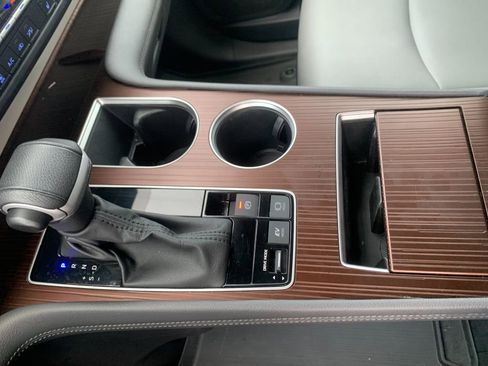 Used 2023 Toyota Sienna XLE image 25