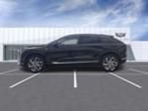 Used 2025 Cadillac Optiq Luxury 2 w/ LPO, Floor Liner Package AWD/4WD image 5
