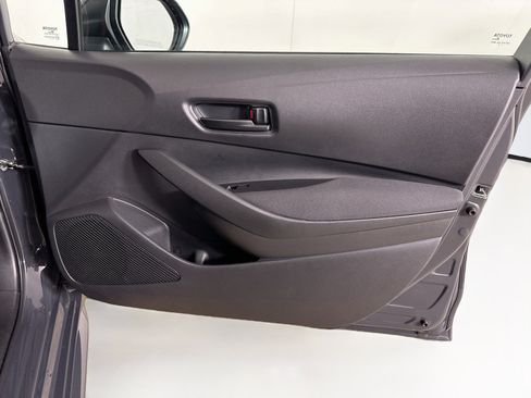 Used 2025 Toyota Corolla LE FWD image 30
