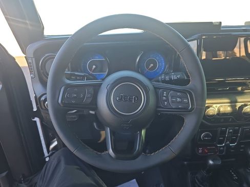 Used 2024 Jeep Wrangler Willys image 14