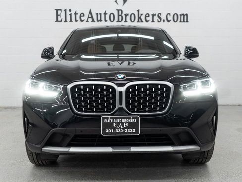 Used 2025 BMW X4 xDrive30i image 3