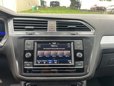 Used 2022 Volkswagen Tiguan S FWD image 16