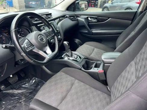 Used 2021 Nissan Rogue Sport SV FWD image 13