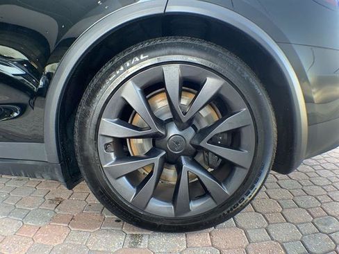 Used 2023 Tesla Model X image 10