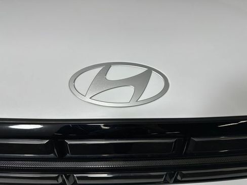 Used 2025 Hyundai Santa Fe Limited AWD/4WD image 9