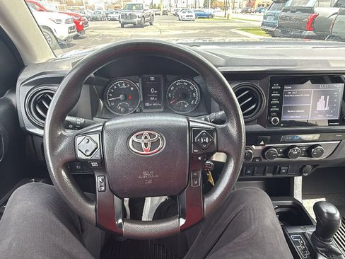 Used 2021 Toyota Tacoma SR AWD/4WD image 14