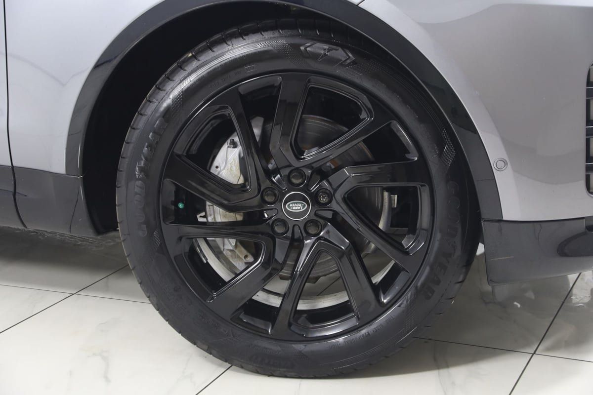 Used 2023 Land Rover Discovery S R-Dynamic AWD/4WD image 19