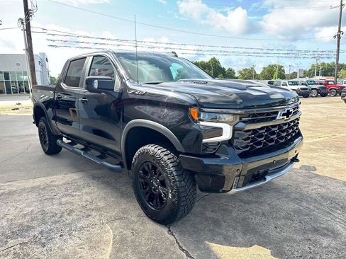 Used 2025 Chevrolet Silverado 1500 ZR2 w/ Dark Appearance Package AWD/4WD image 9