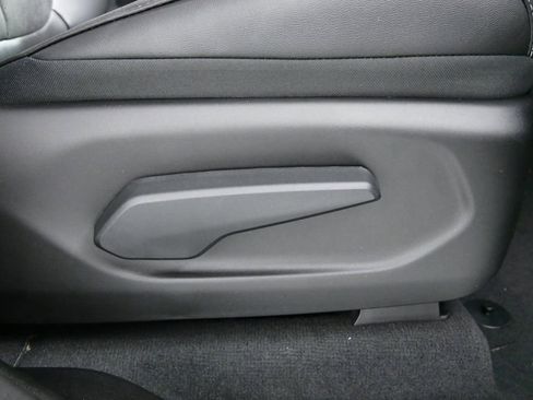 Used 2024 Jeep Grand Cherokee Altitude image 25