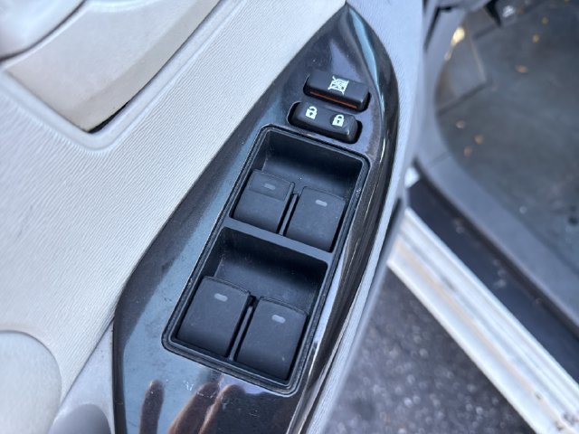 Used 2011 Toyota Sienna LE FWD image 21