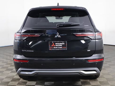 New 2025 Mitsubishi Outlander SE image 15