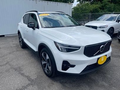 Used 2025 Volvo XC40 B5 Plus