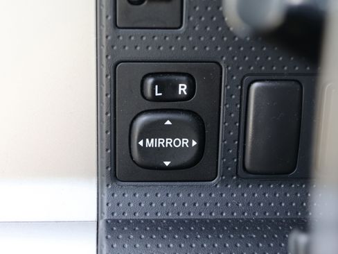 Used 2012 Toyota FJ Cruiser 4WD w/ Upgrade Pkg image 15