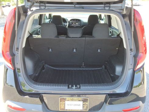 Used 2022 Kia Soul LX FWD image 16