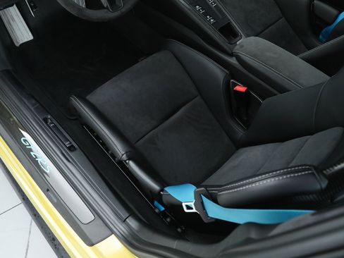 Used 2018 Porsche 911 GT2 RS image 30