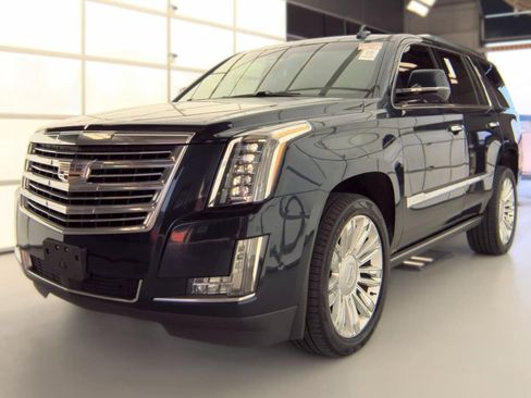 Used 2020 Cadillac Escalade Platinum AWD/4WD image 1