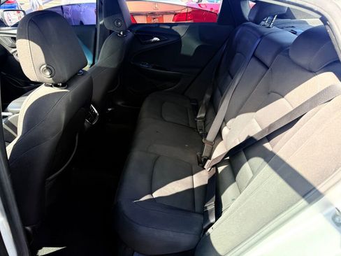 Used 2018 Chevrolet Malibu LT image 9