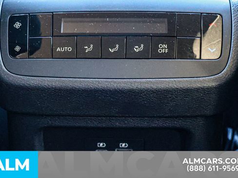 Used 2025 Nissan Pathfinder SV image 50