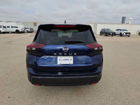 Used 2025 Nissan Rogue SV FWD image 7