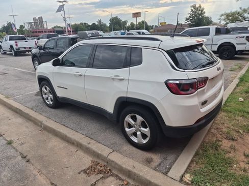 Used 2018 Jeep Compass Latitude FWD image 7