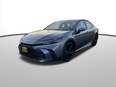 Certified 2025 Toyota Camry SE image 10