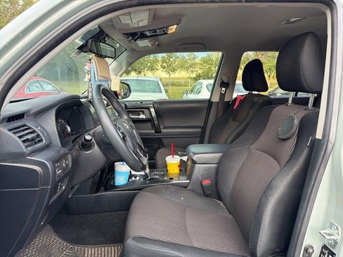 Used 2022 Toyota 4Runner TRD Off-Road image 4