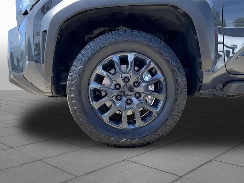 Used 2025 Toyota 4Runner SR5 AWD/4WD image 11