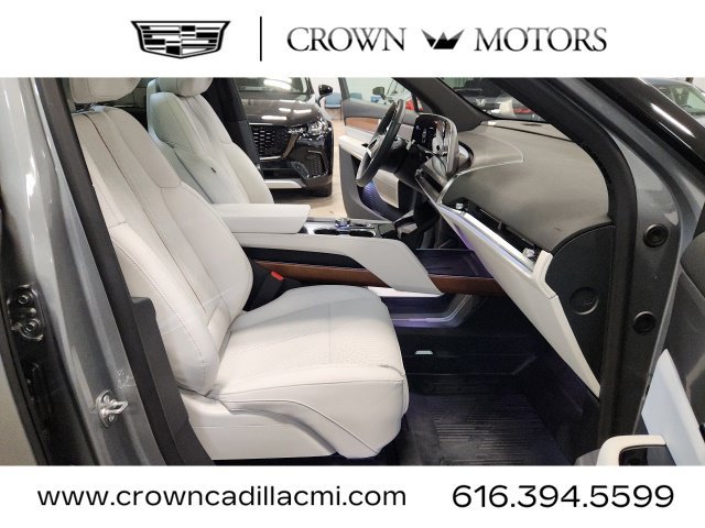 Certified 2026 Cadillac Vistiq Sport w/ LPO, Floor Liner Package AWD/4WD image 35