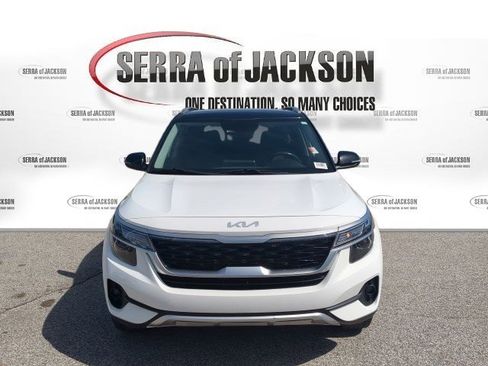 Certified 2022 Kia Seltos S image 3