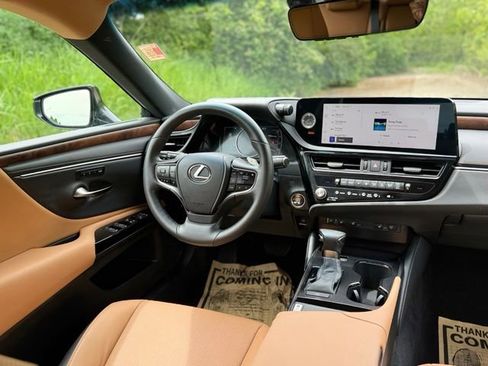 Used 2024 Lexus ES 350 w/ Premium Package FWD image 28