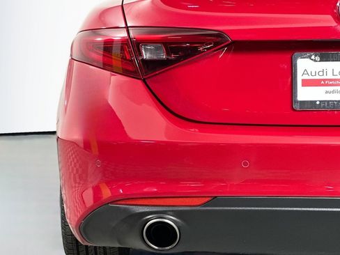 Used 2019 Alfa Romeo Giulia image 17