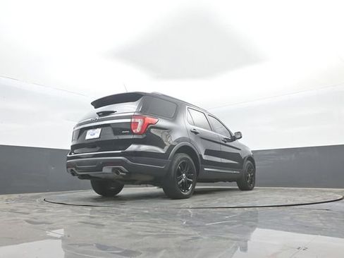 Certified 2018 Ford Explorer XLT w/ Equipment Group 201A AWD/4WD image 38