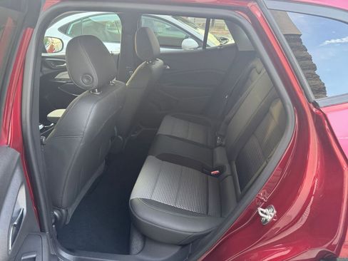 Used 2025 Chevrolet Trax LT image 23