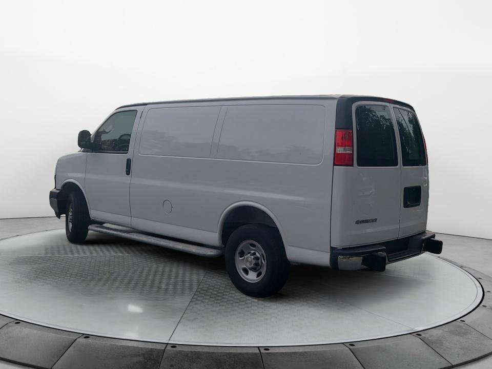Used 2025 Chevrolet Express 2500 w/ Driver Convenience Package RWD image 5