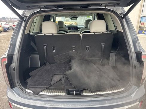 Certified 2024 Kia Telluride SX Prestige w/ Towing Package image 30