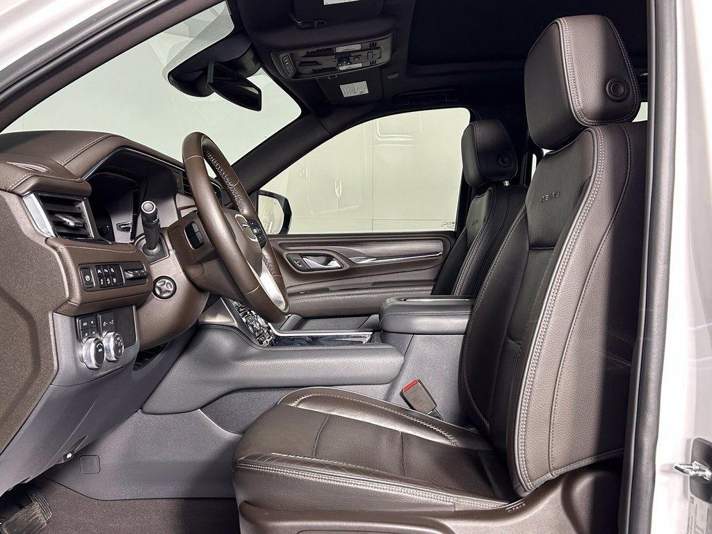 Used 2023 GMC Yukon XL Denali AWD/4WD image 33