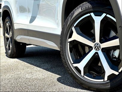 New 2026 Volkswagen Tiguan SE