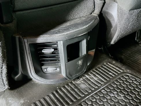 Used 2022 RAM 5500 Tradesman w/ Chrome Appearance Group AWD/4WD image 23