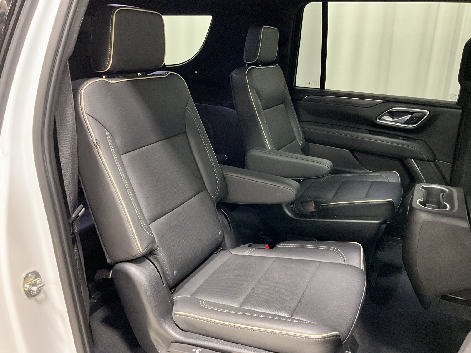 Used 2023 GMC Yukon XL SLT w/ SLT Premium Package AWD/4WD image 25