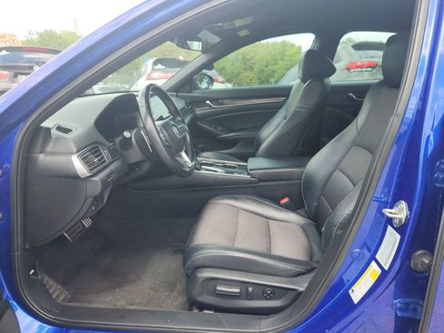 Used 2018 Honda Accord Sport image 9