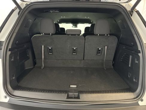 Used 2025 Chevrolet Traverse LT w/ Driver Confidence Package image 26