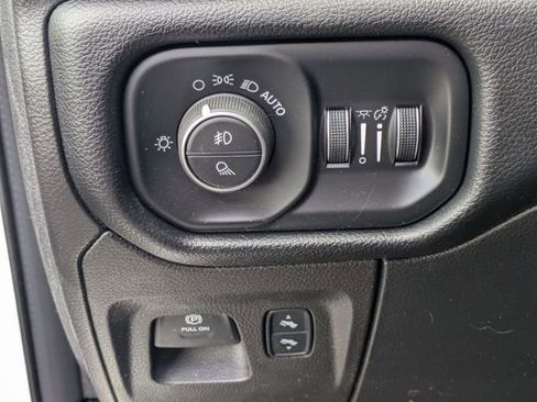 Used 2019 RAM 1500 Big Horn AWD/4WD image 13