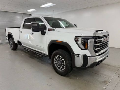 Used 2024 GMC Sierra 3500 SLT image 3