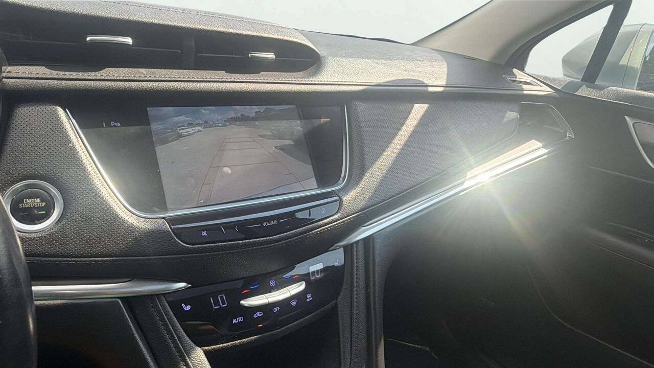 Used 2018 Cadillac XT5 Luxury w/ Driver Awareness Package AWD/4WD image 21