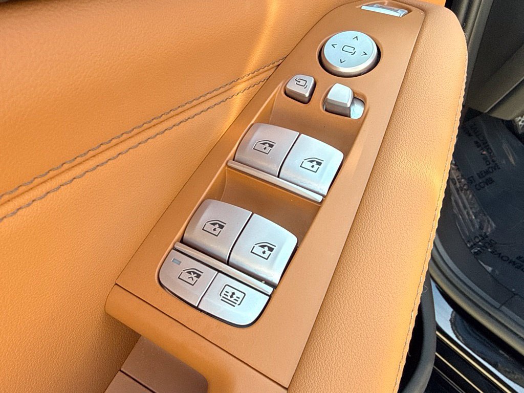Certified 2025 BMW X7 xDrive40i w/ Premium Package AWD/4WD image 19