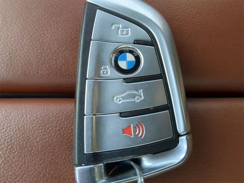 Used 2020 BMW 840i Convertible w/ M Sport Package image 28